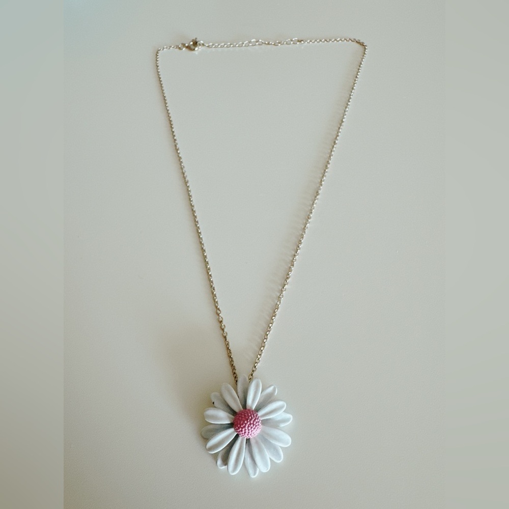 Daisy necklace